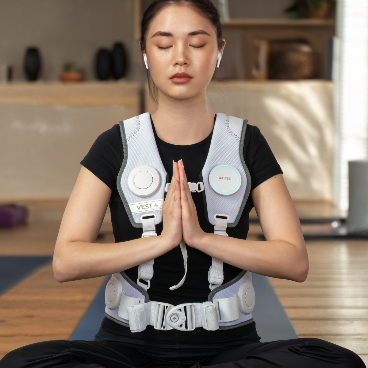 Haptic Vest for Quest 3 – 6-Transducer Vest with Controller Holsters – haptic vest quest 3 – photo 11 of 11