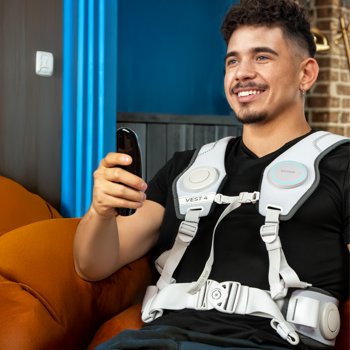 Haptic Vest for Quest 3 – 6-Transducer Vest with Controller Holsters – haptic vest quest 3 – photo 10 of 11