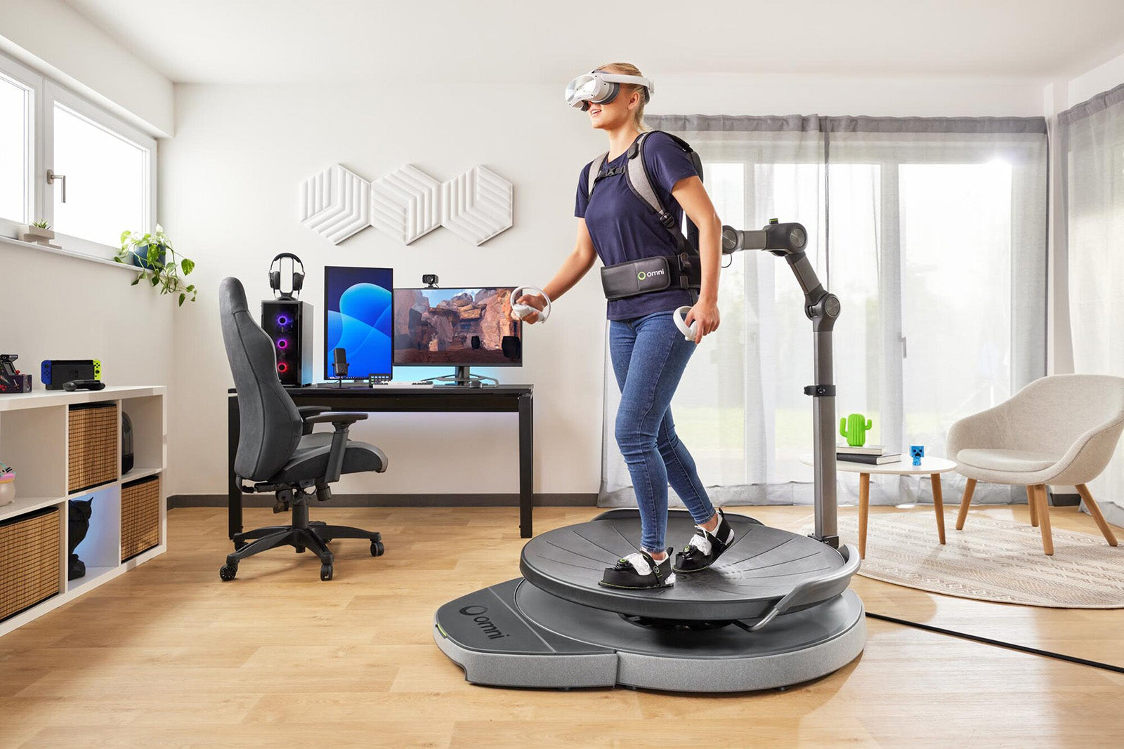 VR Treadmill – Complete Omnidirectional System with Headset and Controllers – vr treadmill – photo 1 of 10